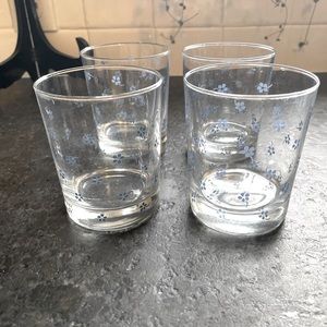 Set of 4 floral light blue glasses
